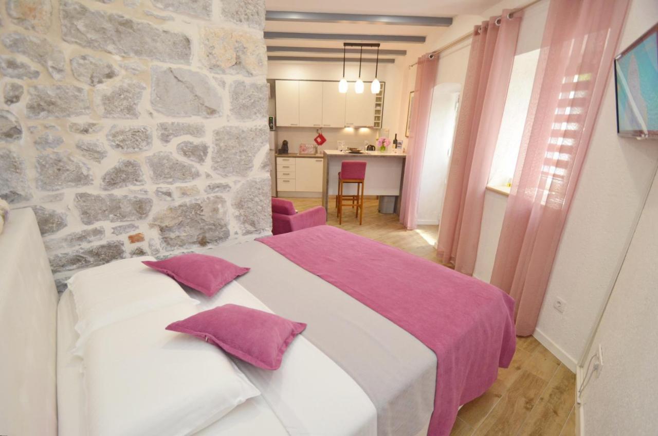 Апартаменты Kotor Center W Экстерьер фото